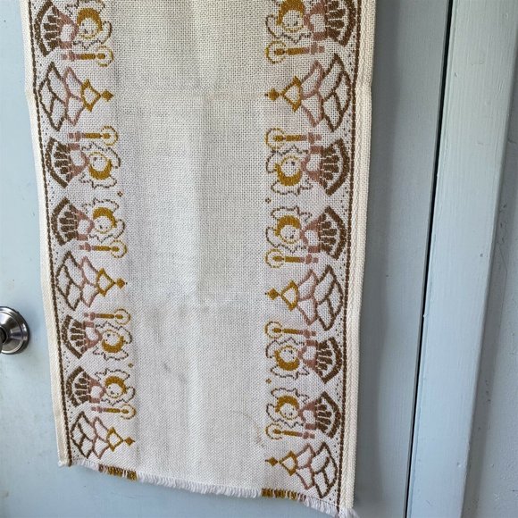 VINTAGE CHRISTMAS GOLD IVORY TABLE RUNNER SCARF ANGEL CANDLE TREE  DISNEY TAG - Picture 3 of 6